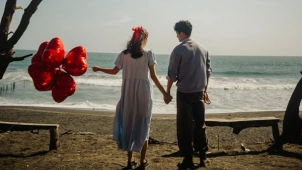 Abeliano Rilis MV Love Me Like You Say You Do, Tonjolkan Keindahan Pantai Di Jogja