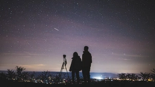 Bulan Juni: Hujan Meteor Dan Penampakan Planet Merah