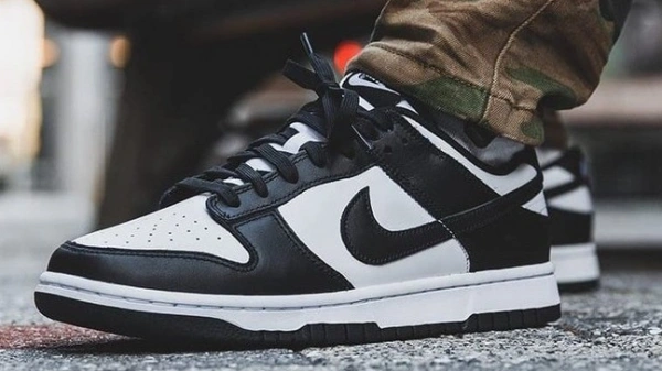 Nike Dunk Low Panda