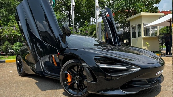 McLaren 720S Spider