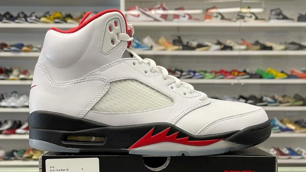 Nike Air Jordan 5 Fire Red