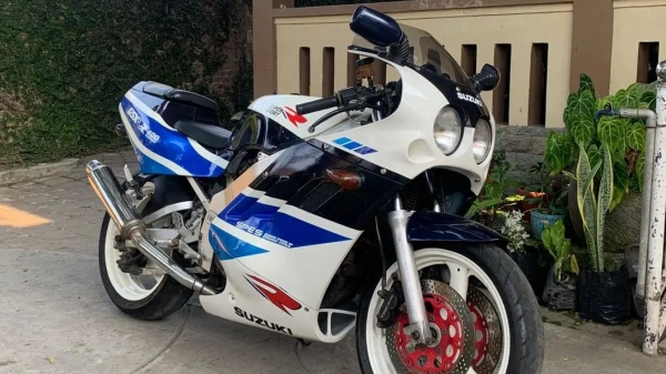 Suzuki GSX-R400