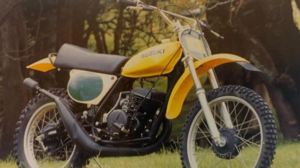 Suzuki RH250