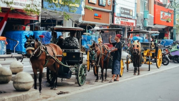 Daftar wisata Jogja terdekat dari Stasiun Tugu