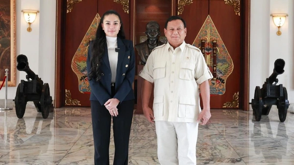 KPU Umumkan Hasil Pilpres, Karangan Bunga Nikita Mirzani untuk Prabowo Gibran Disorot