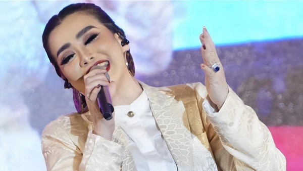 Gelar Konser, Penampilan Reza Artamevia Dibanding-bandingkan dengan Kris Dayanti hingga Ruth Sahanaya