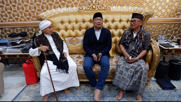 Ridwan Kamil dan Buya Yahya Melihat Kiswah, Jejak Keagungan Ka’bah yang Menyentuh Jakarta